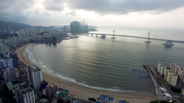 Aeril Widok Pochmurny Letni Poranek Gwangalli Beach Busan Korea Południowa — Wideo stockowe