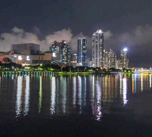 Éjszakai kilátás centum City, Haeundae, Busan, Dél Kroea, Ázsia — Stock Fotó