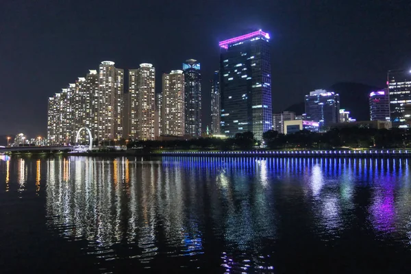 Nachtaufnahme von Centum City, Haeundae, Busan, South Kroea, Asien — Stockfoto
