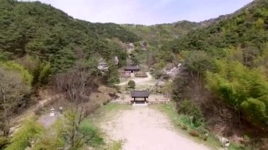 Yeondongsa Budist Tapınağı'nın Rakip Görünümü , Damyang, Jeonnam, Güney Kore, Asya.