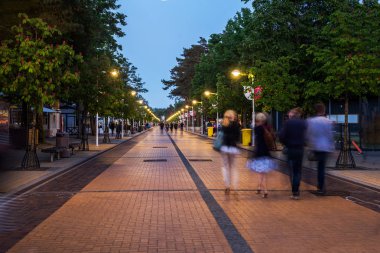 Palanga yaya bölgesinde. Günbatımı, Litvanya Resort