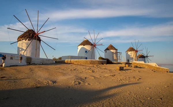 Berühmte Mühlen Von Mykonos Grüne Inseln Ehrfurcht Vor Griechenland — Stockfoto