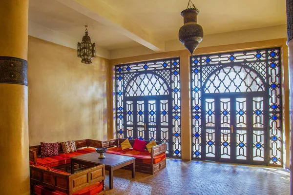 2015 Marrakech Marruecos Increíble Colorido Interior Hotel Marrakech Almohadas Rojas — Foto de Stock