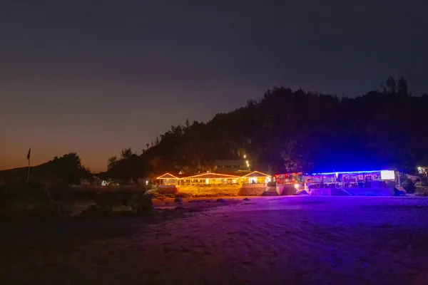 Increíbles Cafés Iluminados Playa Kudla Ciudad Gokarna Nigjt Sur India —  Fotos de Stock