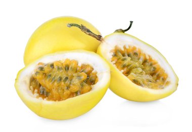 Tutku meyvesi beyazda izole