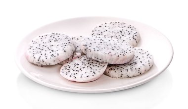 Beyaz arkaplanda Ejder Meyvesi izole