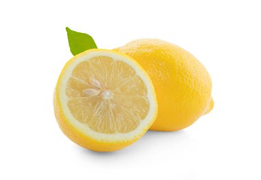 Beyaz arkaplanda izole edilmiş taze limon meyvesi