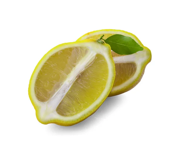 Scheibe Zitronenfrucht Mit Blatt Isoliert Auf Weißem Hintergrund — Stockfoto