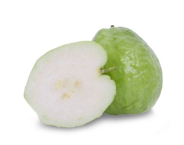 Beyaz arka plan üzerinde izole dilimlenmiş guava