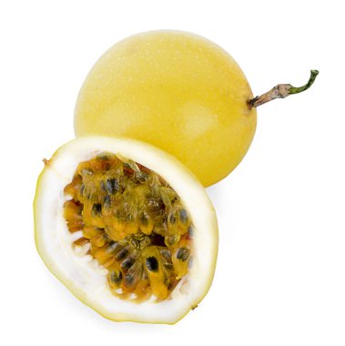 Tutku meyvesi beyaz arkaplanda izole