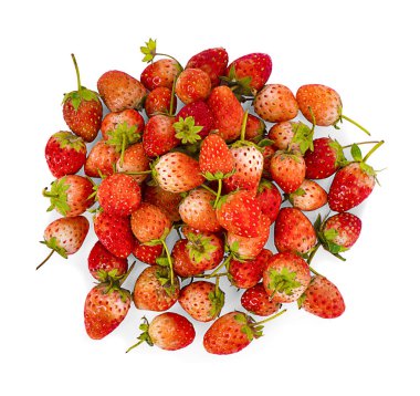 Çilek beyaz arka planda izole edilmiş. Kesme Yolu