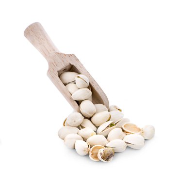 Beyaz arka planda izole edilmiş fıstıklar