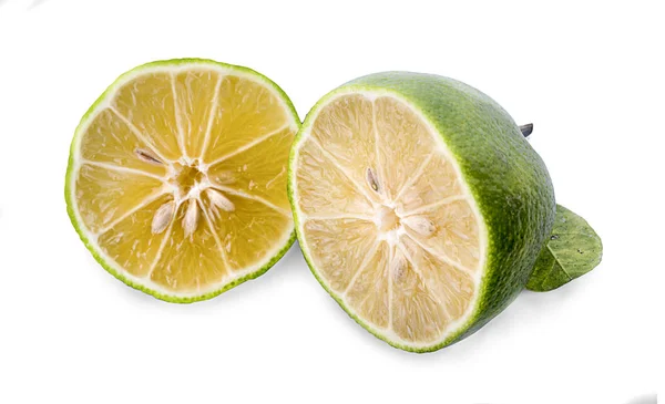 Kalk Citrusvruchten Kalk Cut Geïsoleerd Witte Achtergrond — Stockfoto