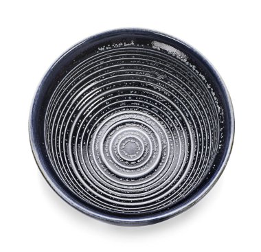 Beyaz arkaplanda siyah kase