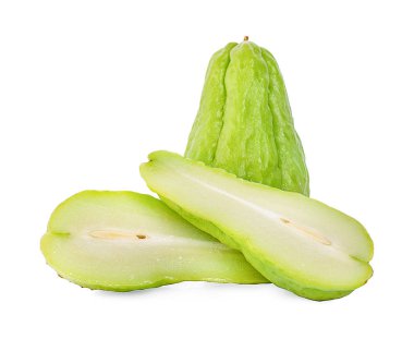 Beyaz arkaplanda Chayote izole edildi