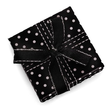 hediye kutusu beyaz arkaplanda izole edildi