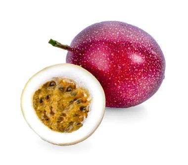 Tutku meyvesi beyaz arkaplanda izole