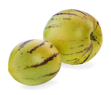 Pepino kavun meyvesi beyaz arkaplanda izole