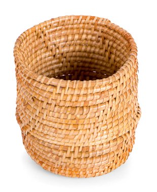 Sepet beyaz arkaplanda izole edildi