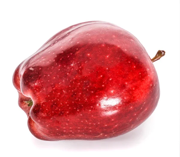 Pomme rouge fraîche isolée sur fond blanc — Photo