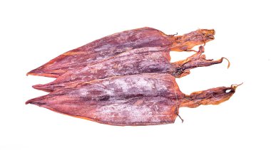 Kurutulmuş mürekkep balığı beyaz arkaplanda izole edildi