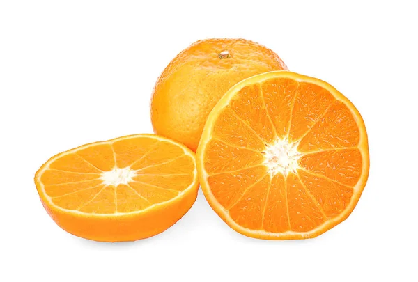 Färsk orange isolerad på vit bakgrund — Stockfoto