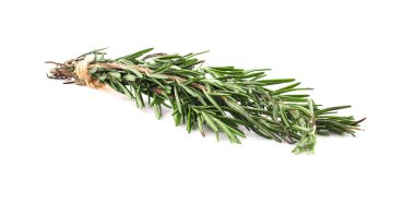 Beyaz arkaplanda biberiye izole edildi