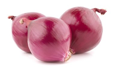 Kırmızı soğan beyaz arkaplanda izole edilmiş