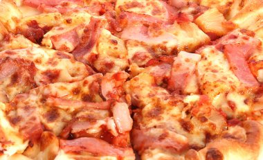 Pepperoni Sosis ve Jambonlu Meat Loves Pizza