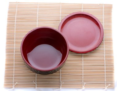 Japon siyah kasesi beyaz arka planda izole edilmiş