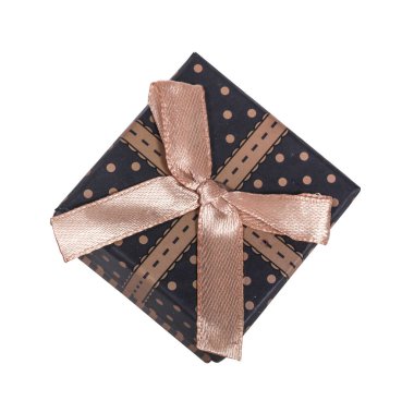 hediye kutusu beyaz arkaplanda izole edildi 