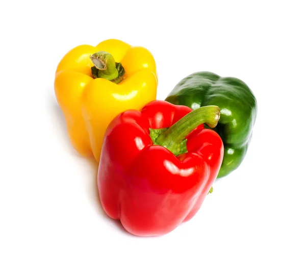 Свіжі Овочі Three Sweet Red Yellow Green Peppers Ізольовані Білому — стокове фото