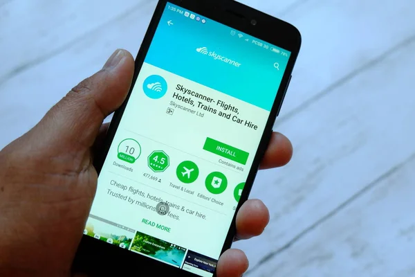 브루나이 2018 Skyscanner 스마트폰 로이드 플레이 스토어에 — 스톡 사진