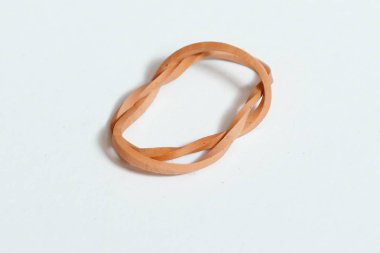 Beyaz arka plan üzerinde izole lastiği.