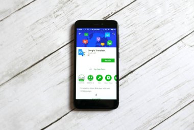 Kulim, Malezya - 11 Nisan 2018: Android Google oyun Store Google Translate uygulama. Google Translate Google tarafından geliştirilen bir ücretsiz çok dilde makine çeviri hizmetidir.