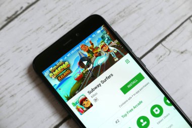 Kulim, Malezya - 11 Nisan 2018: Metro sörfçü uygulama bir android Google oyun deposu.
