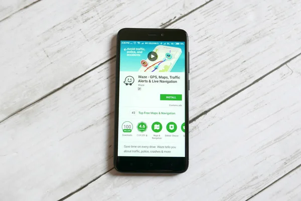 แอพพล เคช Waze บนแอนดรอยด Google Play Store — ภาพถ่ายสต็อก