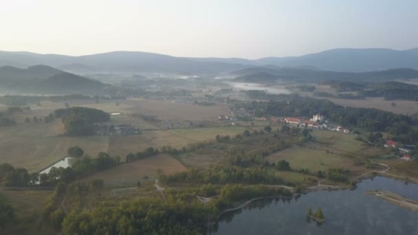 Flygfoto över medeltida palats i Västeuropa, Wojanow, Polen — Stockvideo