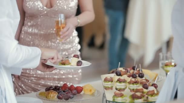 Waiters Hands Put Food Dish Waiter Puts Desserts Dish — Stock Video