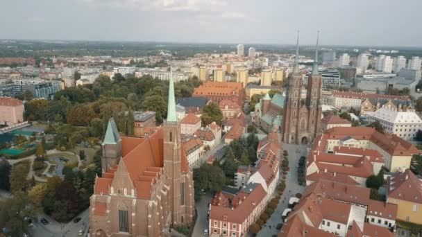 Wroclaw, Polonya Katedrali Adası havadan görünümü — Stok video