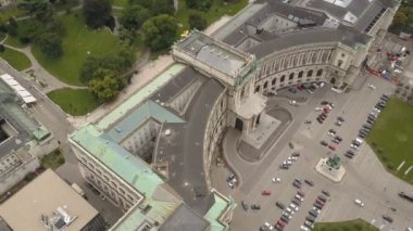 Viyana'nın havadan görünümü. Heldenplatz, Hofburg İmparatorluk Sarayı ve Viyana Şehir Manzarası, Avusturya
