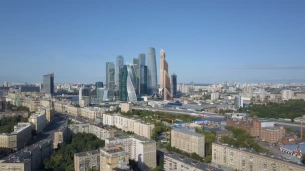 Moscow City gökdelen, havadan görünümü. Office iş merkezi Moskova şehir. Moskova şehir kuleleri. — Stok video