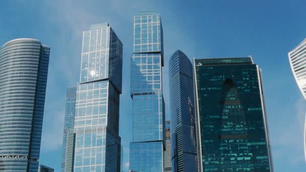 Los rascacielos de Moscú hacen zoom timelapse. Oficina centro de negocios de la ciudad de Moscú. Torres de la ciudad de Moscú . — Vídeo de stock