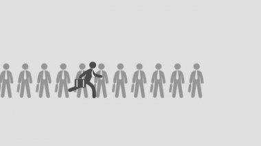 Evrak çantalı 2D animasyon işadamı diğer insanlara doğru koşuyor ve ilk sırada yer alıyor. Kariyer merdiveninin önüne geçmeye çalışıyor. Profesyonel erkek lider elini şu şekilde sallıyor: