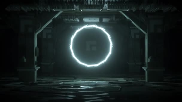 Animacja technogenicznych ciemnoszary pokój z gry komputerowej z zamkniętymi bramami, drzwi lub sejf. Obrotowe oprawy oświetleniowe pokazują drogę do celu, renderowanie 3D — Wideo stockowe