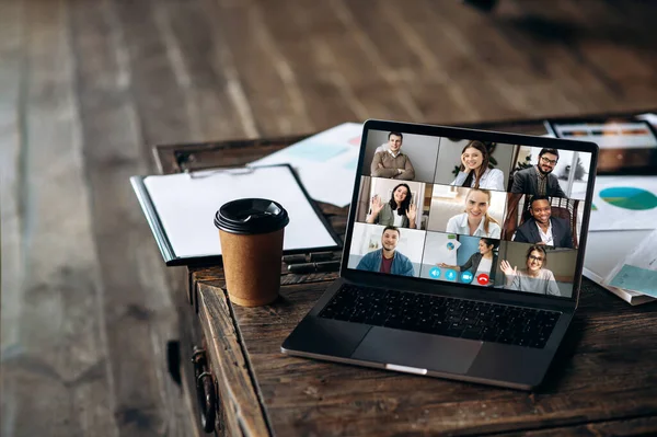 Konferensi Video Aplikasi Untuk Komunikasi Jarak Jauh Tampilan Layar Laptop Stok Foto Bebas Royalti