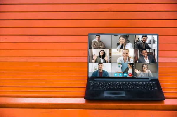 Virtual Pertemuan Online Video Konferensi Dengan Laptop Pertemuan Bisnis Online Stok Gambar