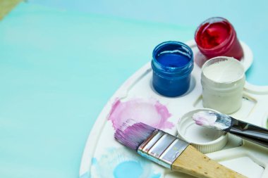 Fırçalar ve boya çizim için