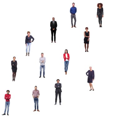 Çok ırklı insanlar kümesi beyaz arka plan üzerinde poz