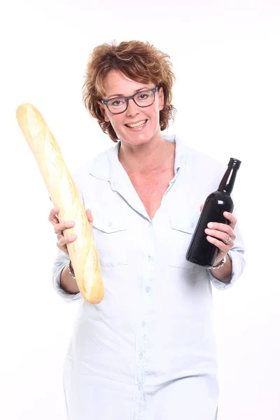 Donna Con Pane Vino Mano — Foto Stock